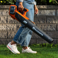 Husqvarna Akku Laubbläser 122iB inkl. Akku und Ladegerät